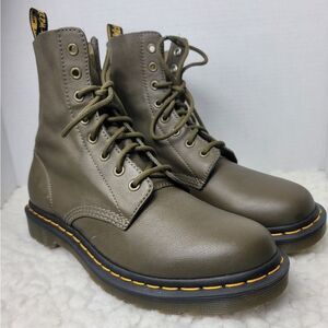 Dr. Martens Pascal 1460 Women's Ankle Combat Boots Size 10 Green Olive Leather